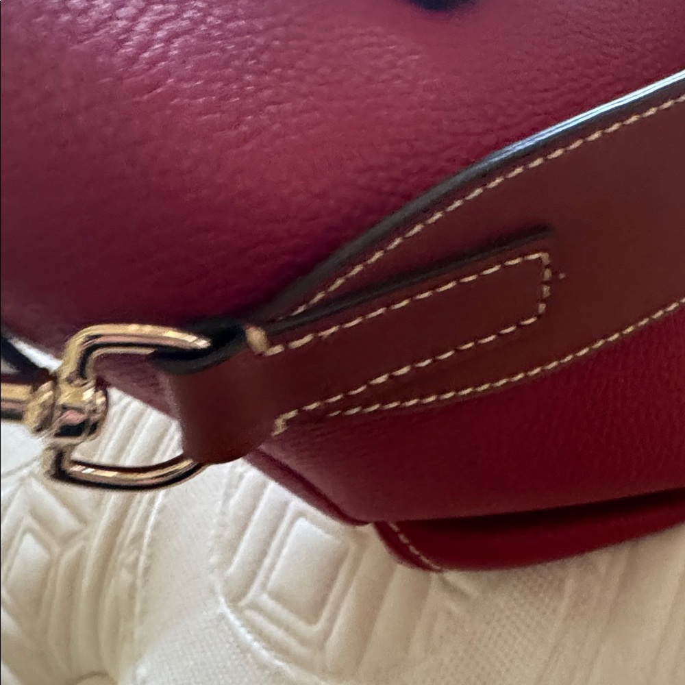 Dooney andBourke red pebble leather turnlock satchel NWT - Picture 6 of 9